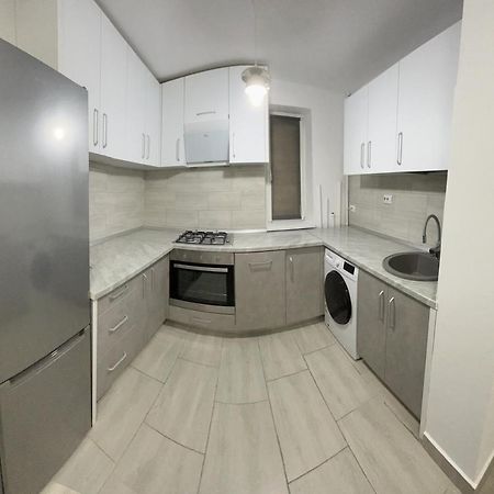 Home Sweet Home Apartment With 3 Rooms ブザウ エクステリア 写真