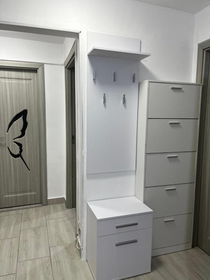 Home Sweet Home Apartment With 3 Rooms ブザウ エクステリア 写真