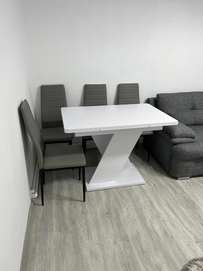Home Sweet Home Apartment With 3 Rooms ブザウ エクステリア 写真