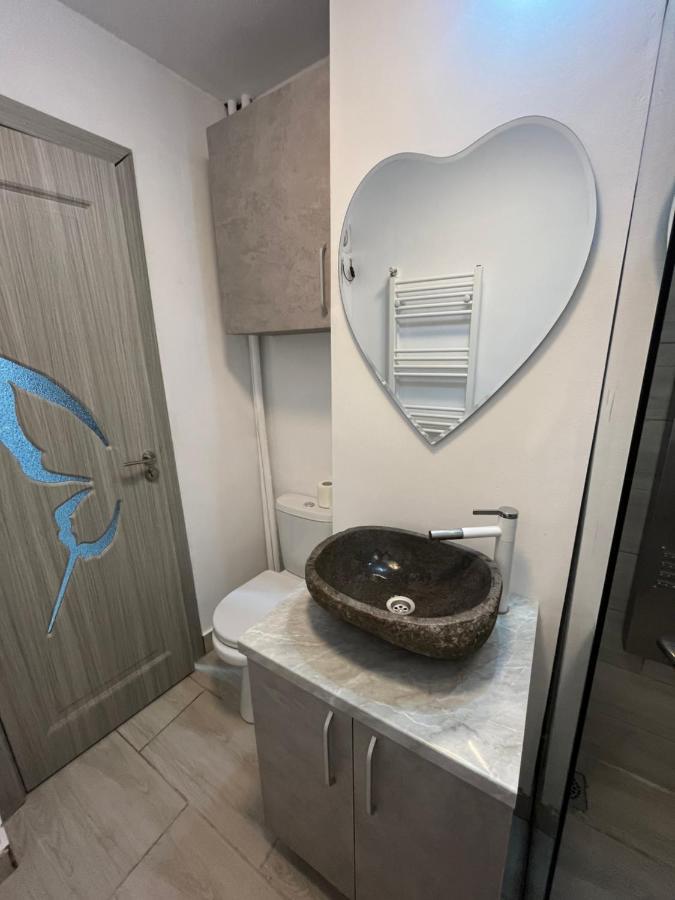 Home Sweet Home Apartment With 3 Rooms ブザウ エクステリア 写真